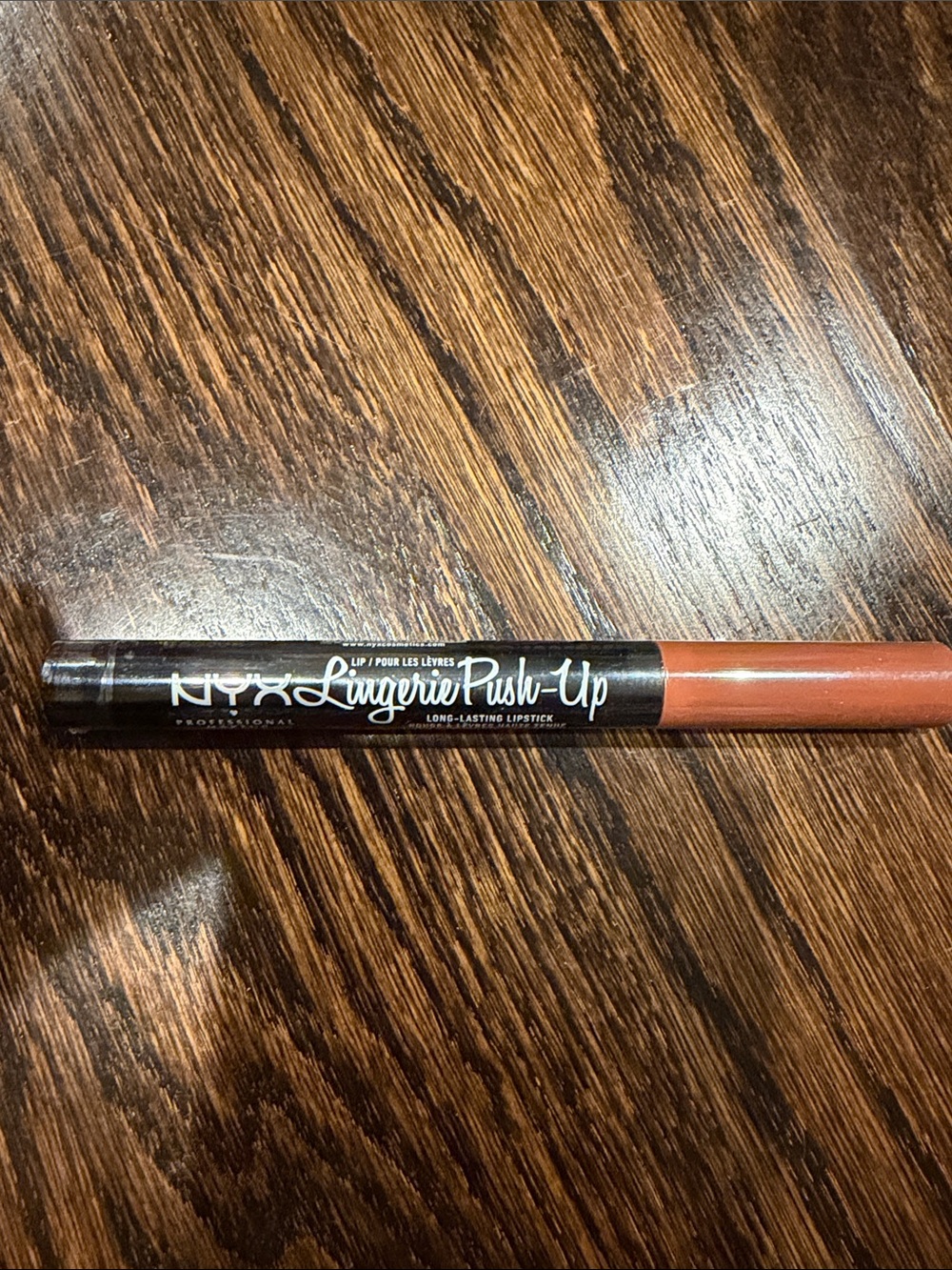 NYX Lingerie Push-Up Lip Pencil bedtime flirt